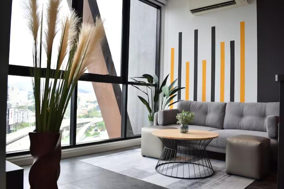 Scarletz Suites Klcc By Deko كوالالمبور الغرفة الصورة