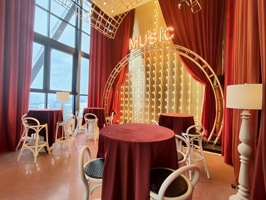 Scarletz Suites Klcc By Deko كوالالمبور المظهر الخارجي الصورة